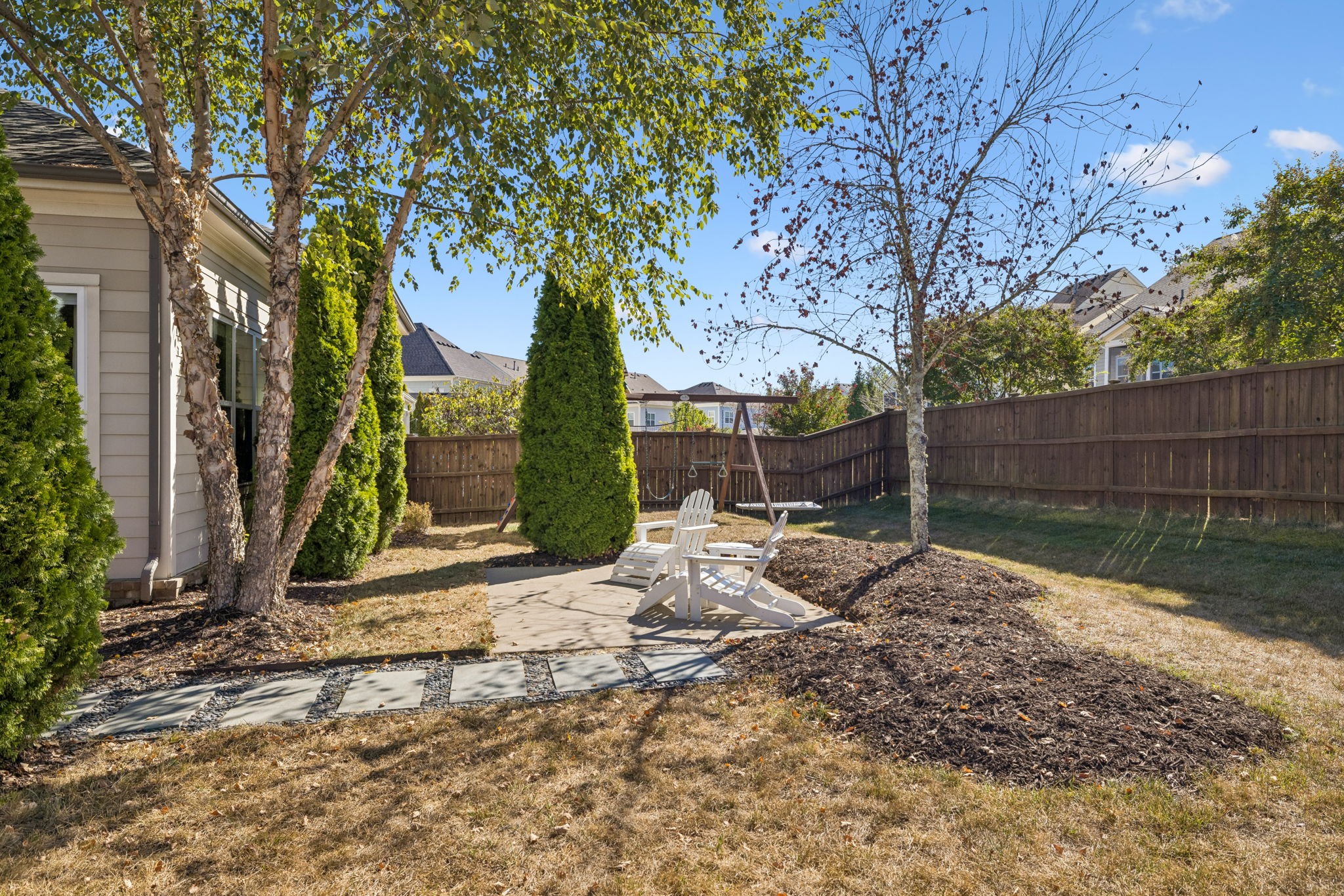 437 Avon River Rd