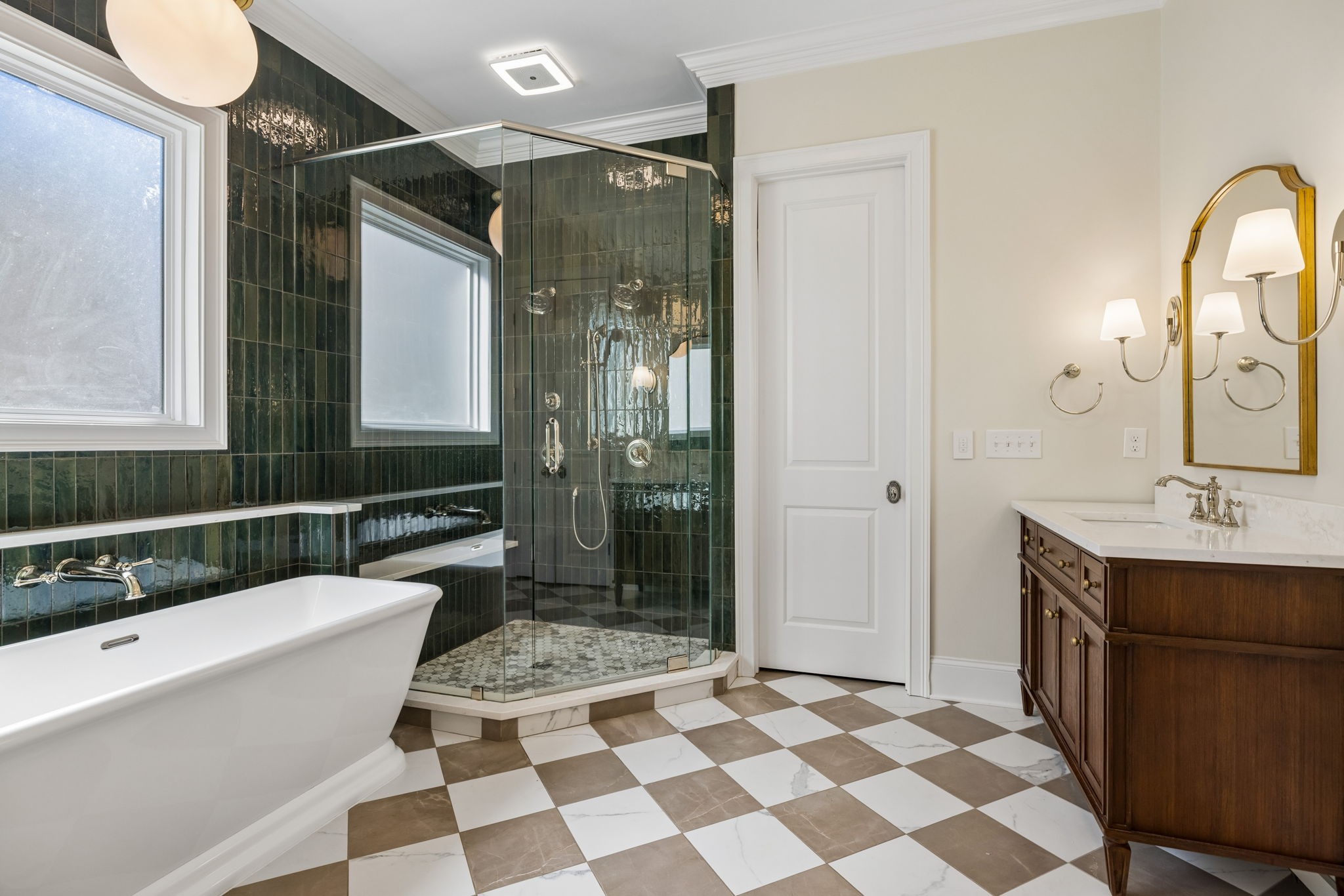 437 Avon River Rd