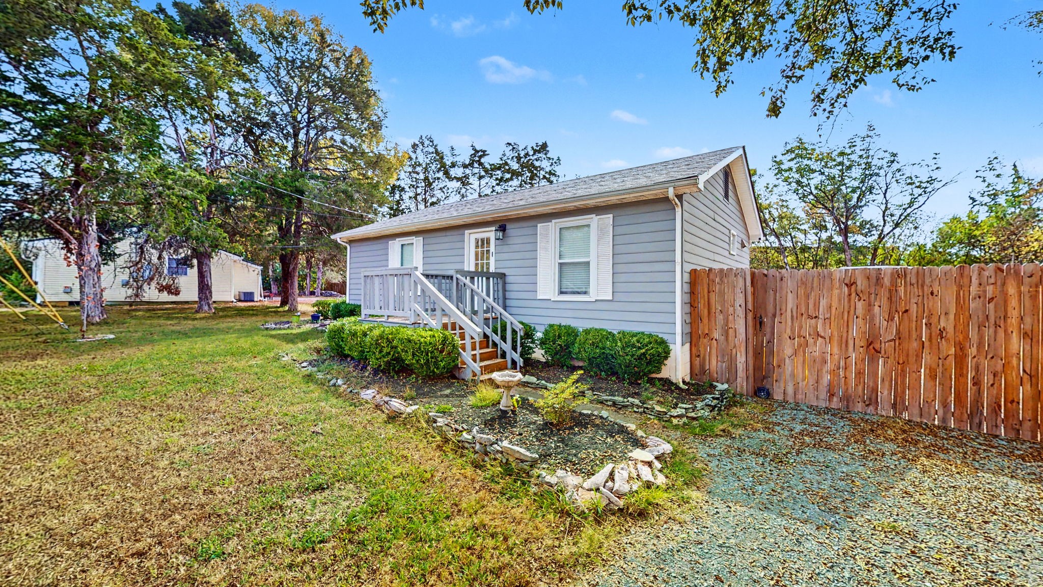 215 Sunrise Ave