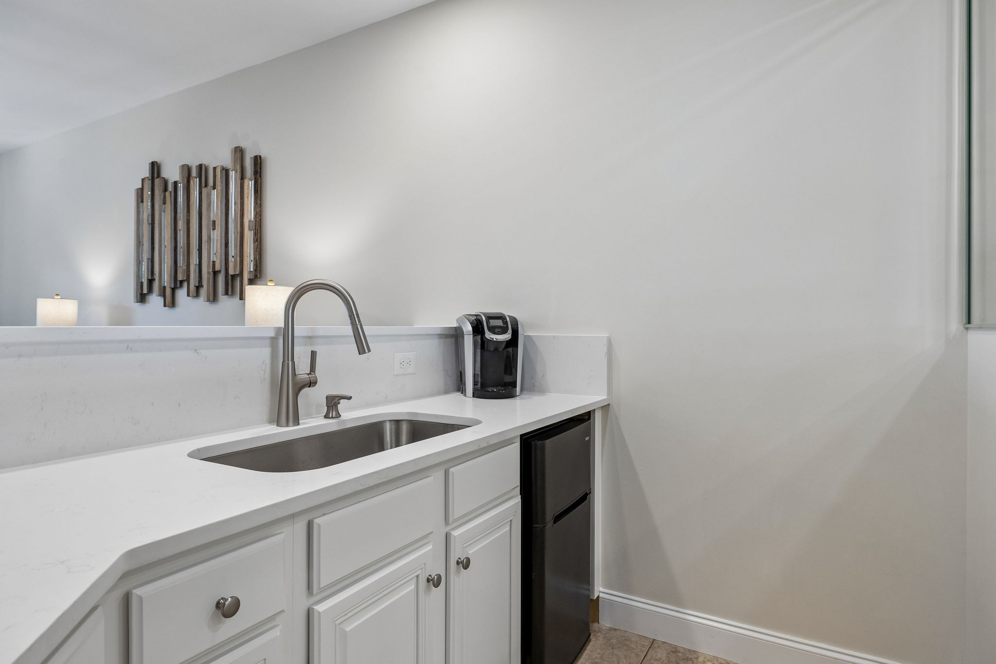 1607 Robby Ct