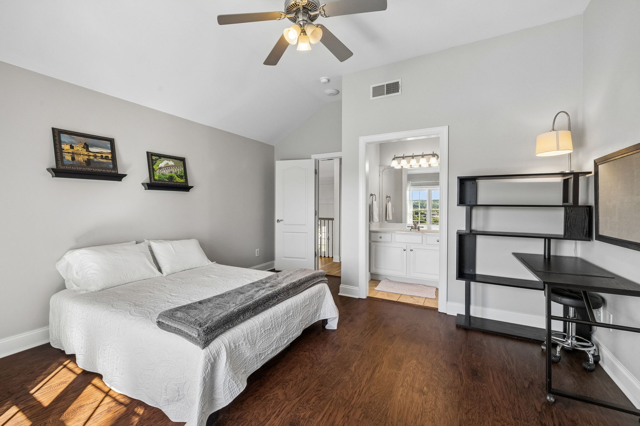 1607 Robby Ct