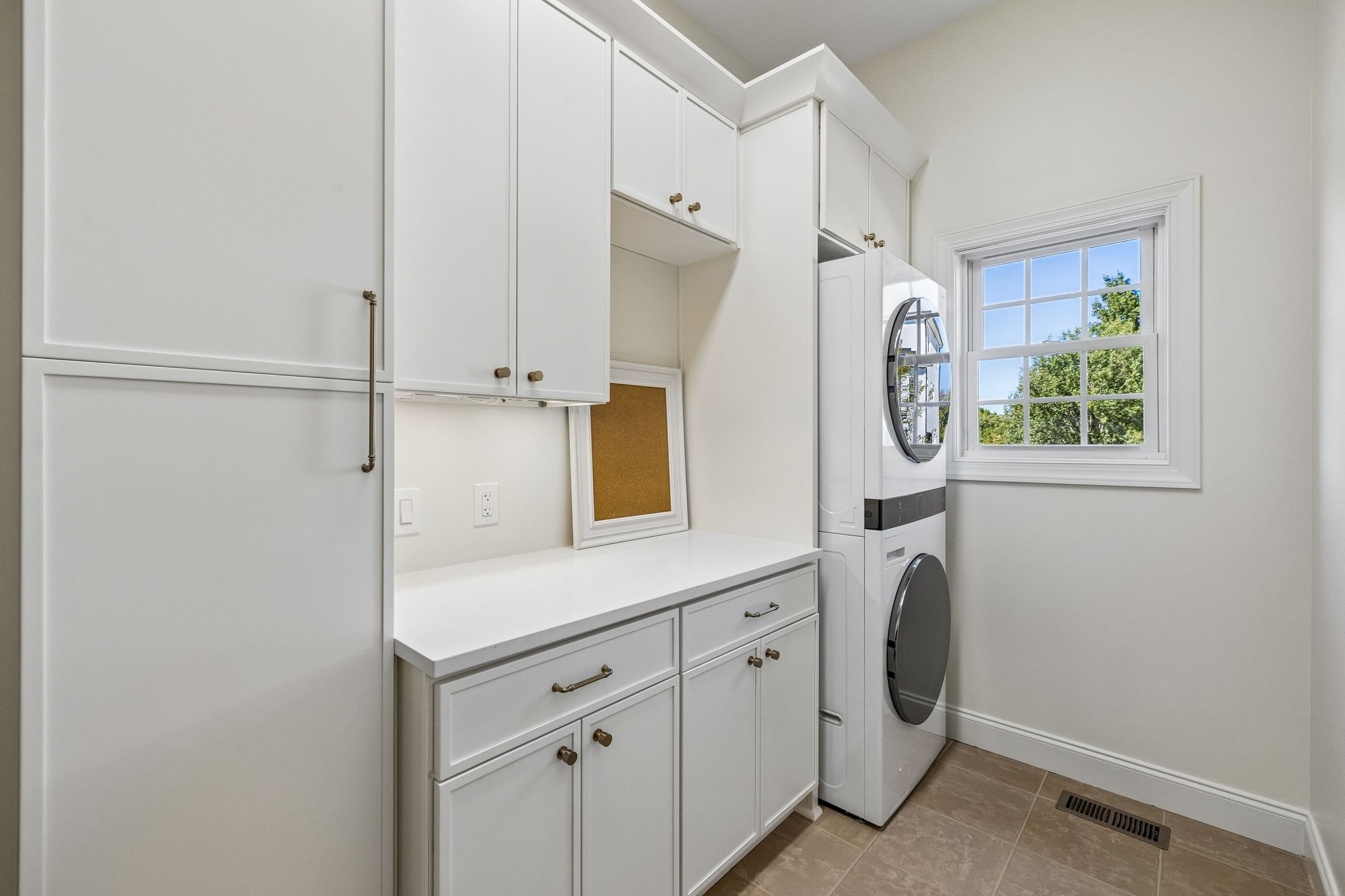 1607 Robby Ct