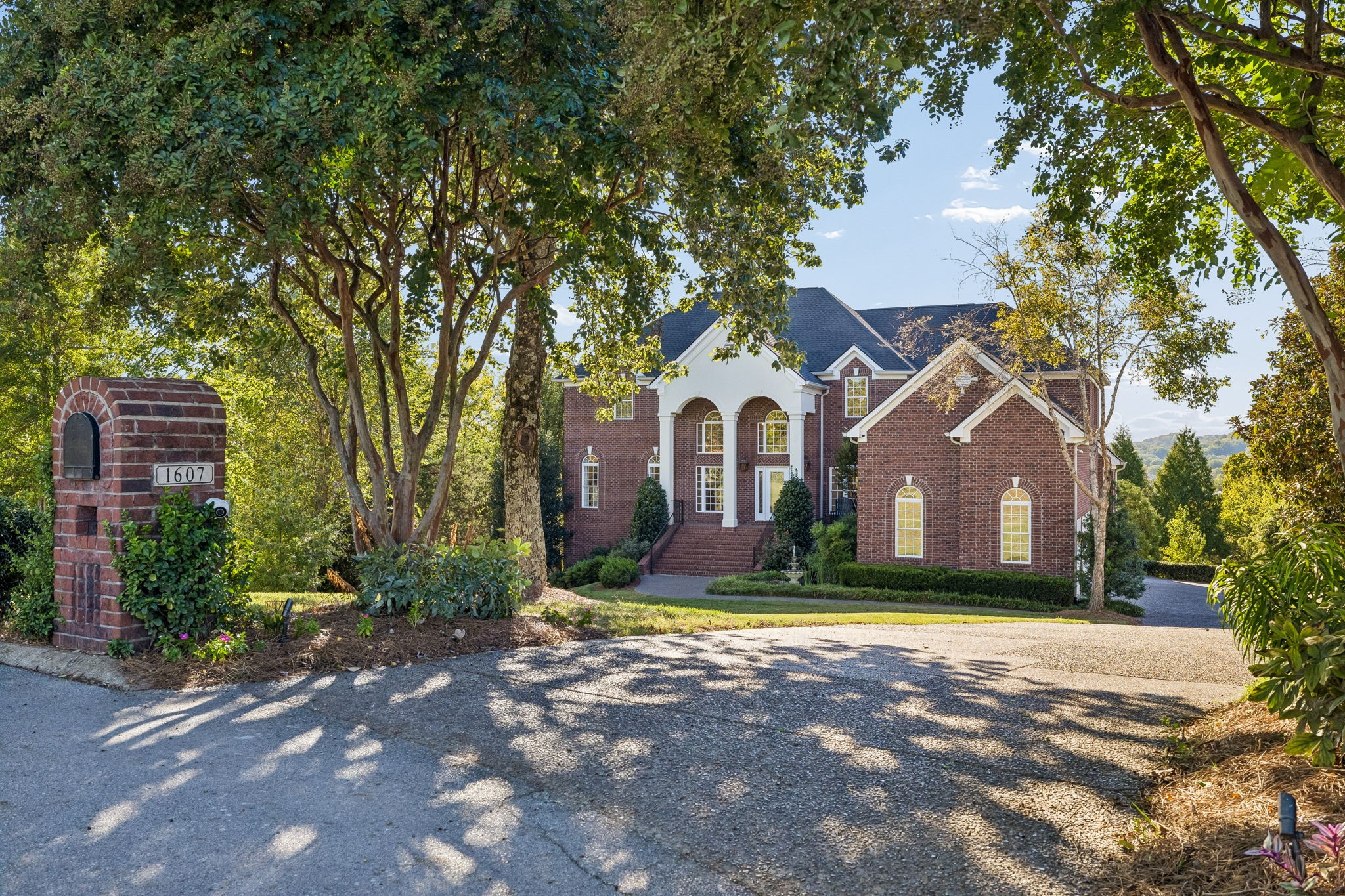 1607 Robby Ct