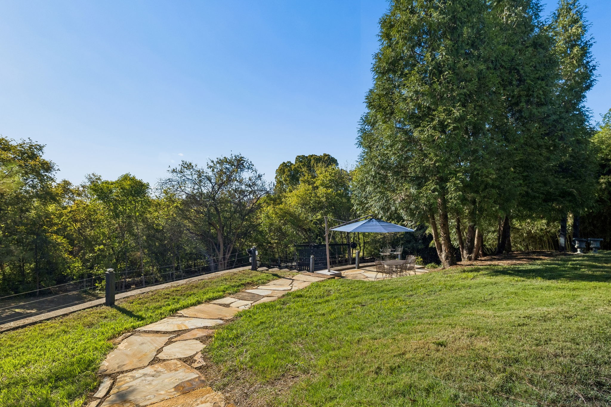 1607 Robby Ct