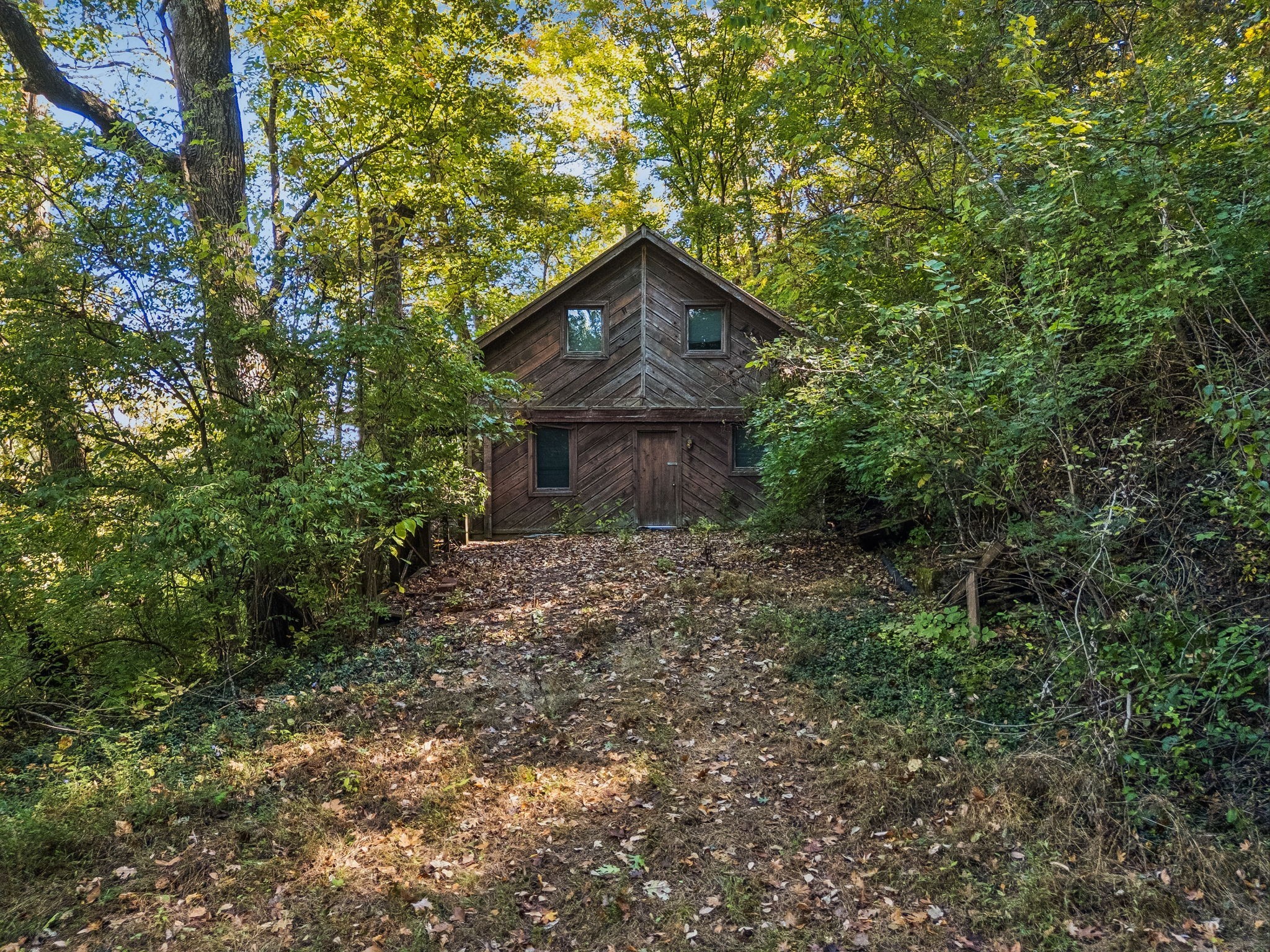 6916 River Road Pike