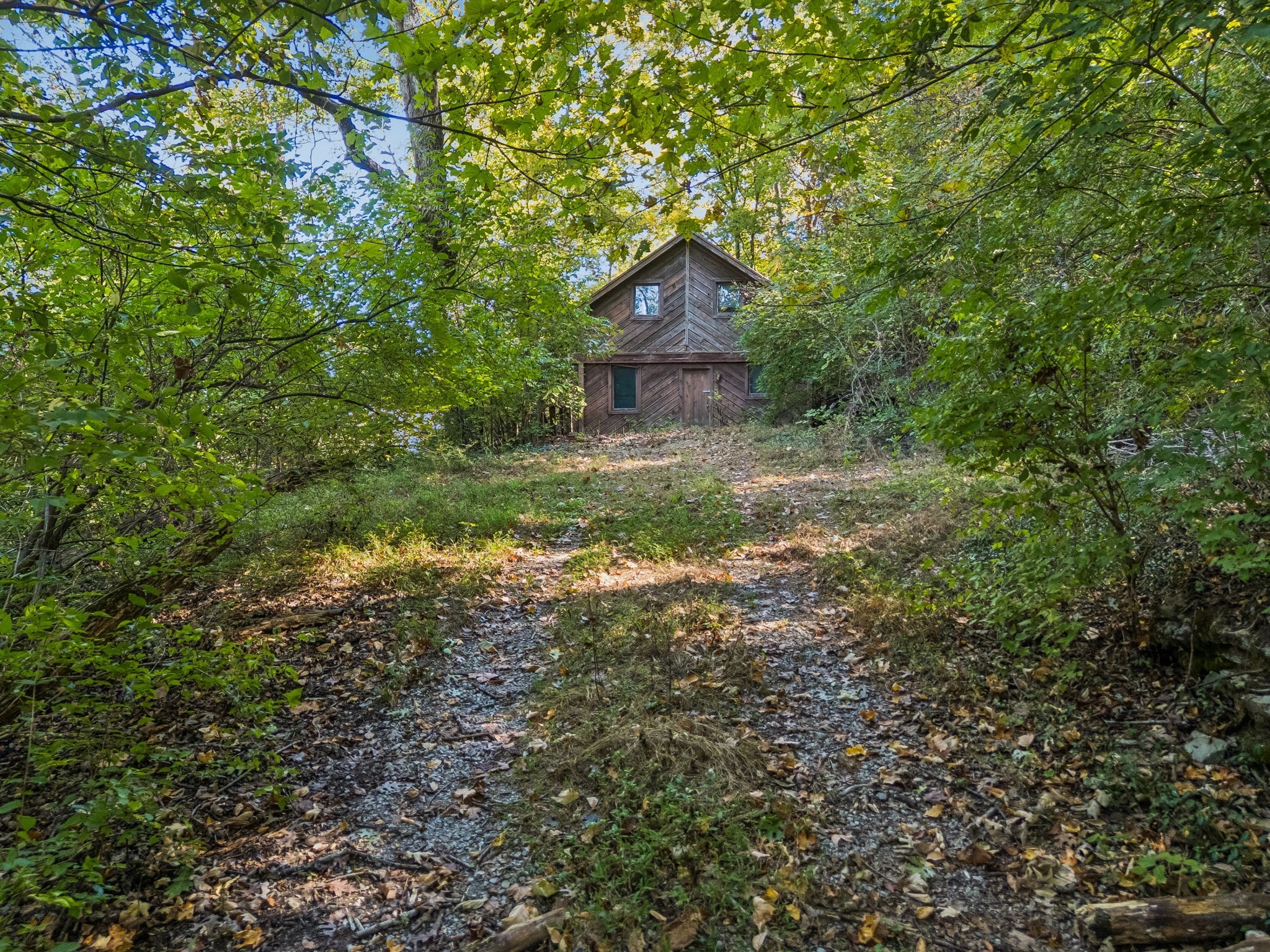 6916 River Road Pike
