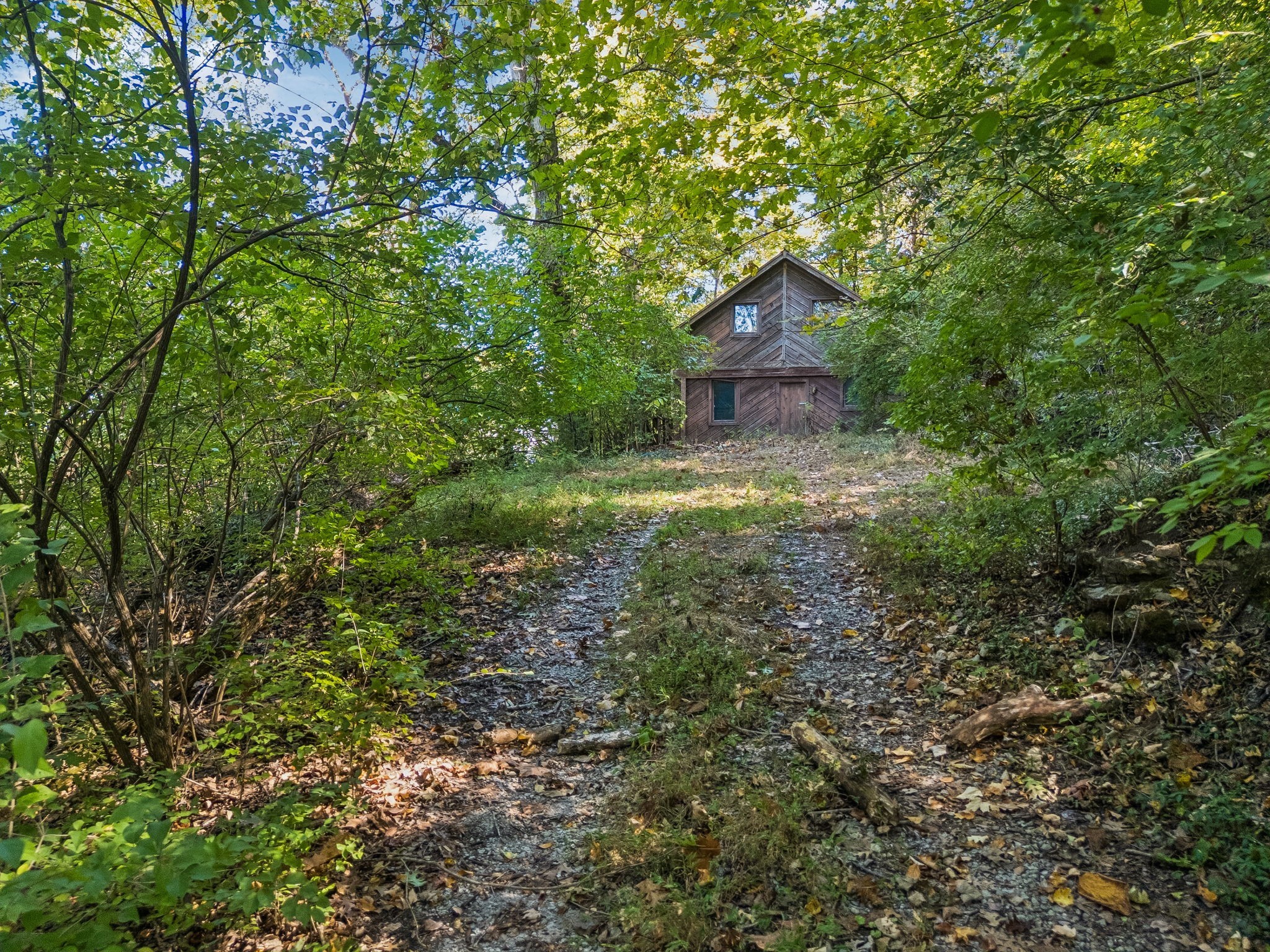 6916 River Road Pike