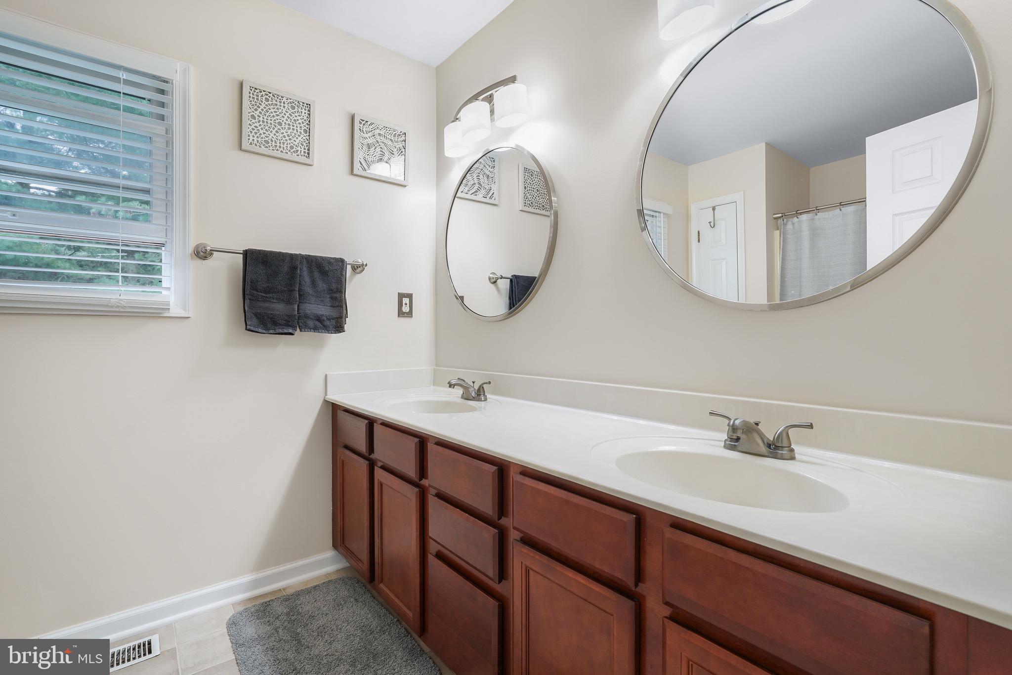 3 PIN OAK DRIVE