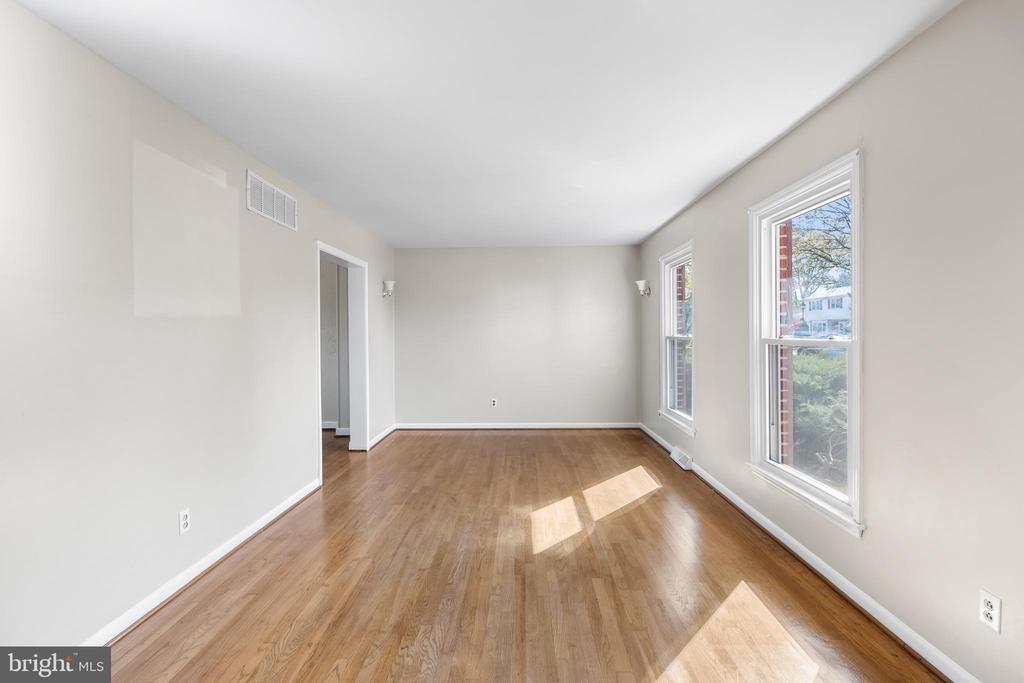 555 CRAWFORD AVENUE