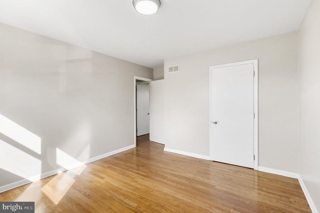 555 CRAWFORD AVENUE