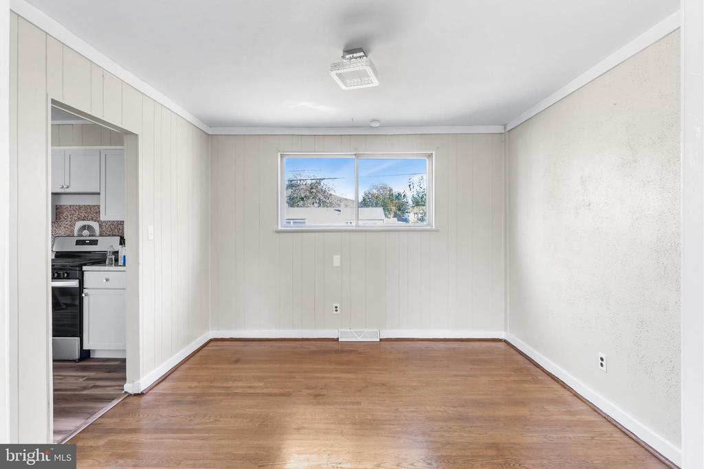 555 CRAWFORD AVENUE
