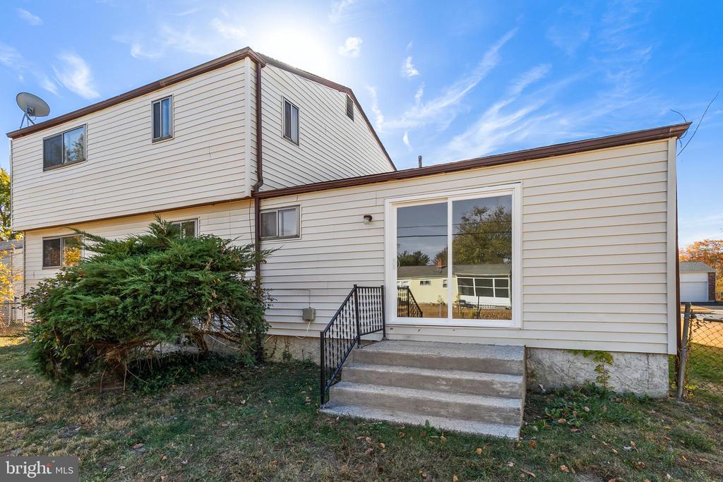 555 CRAWFORD AVENUE
