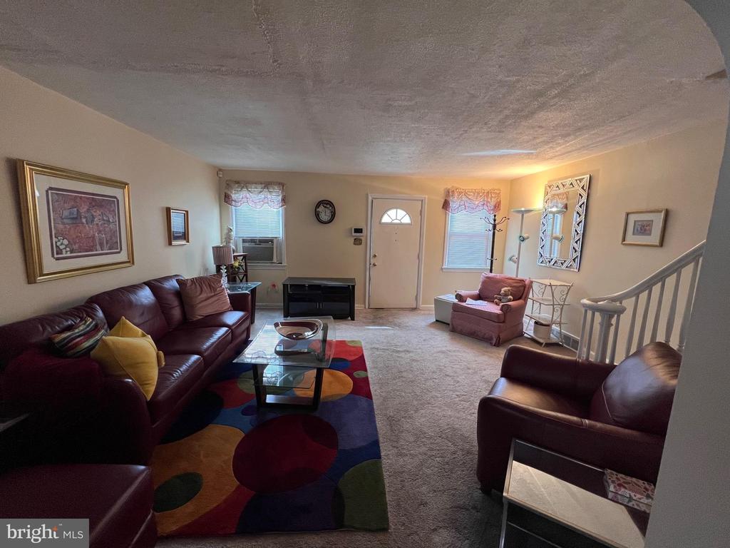 517 W 38TH STREET