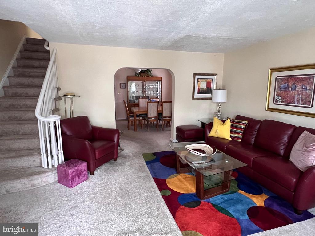 517 W 38TH STREET