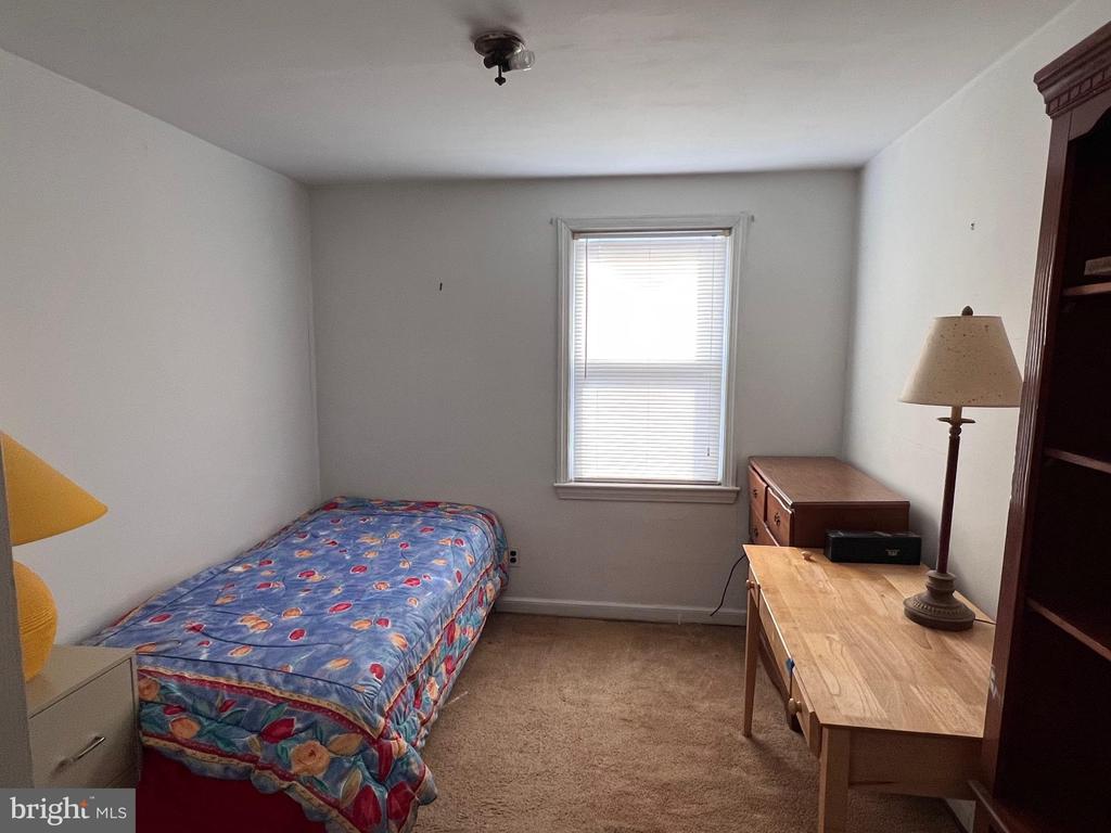 517 W 38TH STREET