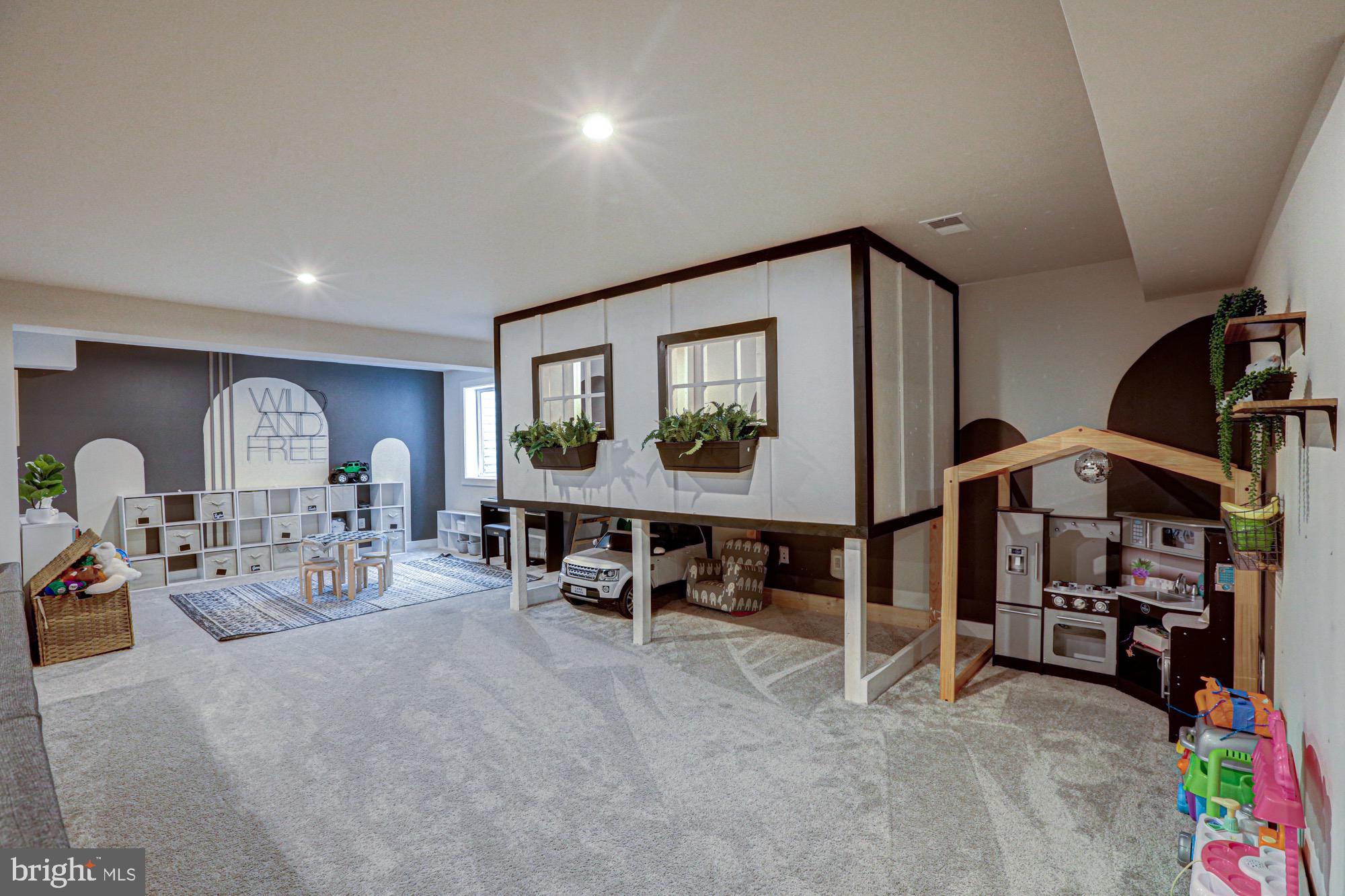 629 SPRING HOLLOW DRIVE