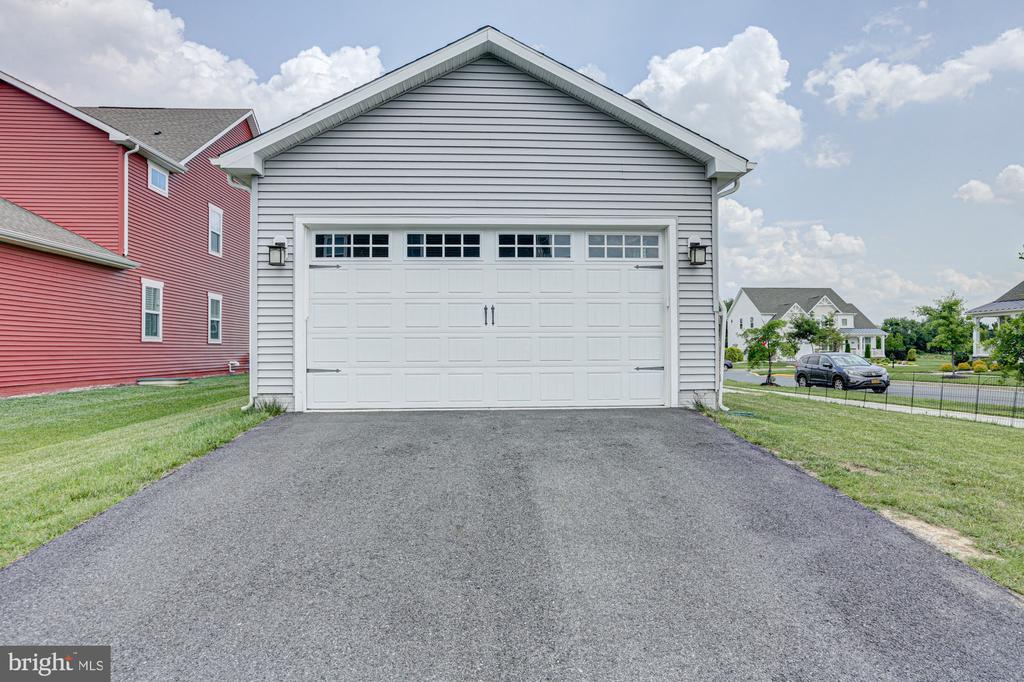 629 SPRING HOLLOW DRIVE