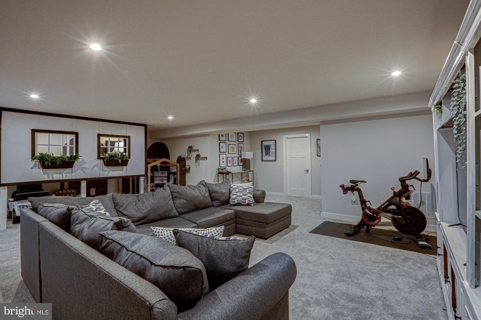 629 SPRING HOLLOW DRIVE