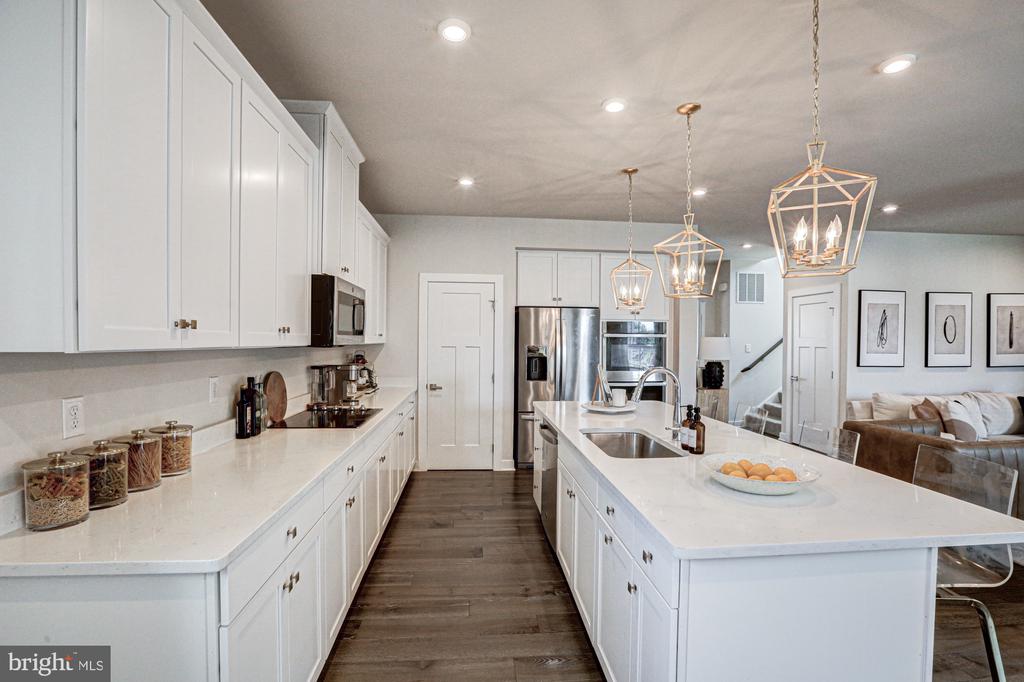 629 SPRING HOLLOW DRIVE