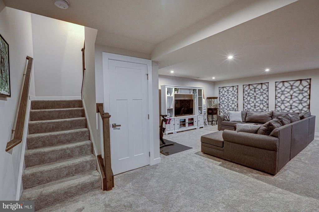 629 SPRING HOLLOW DRIVE