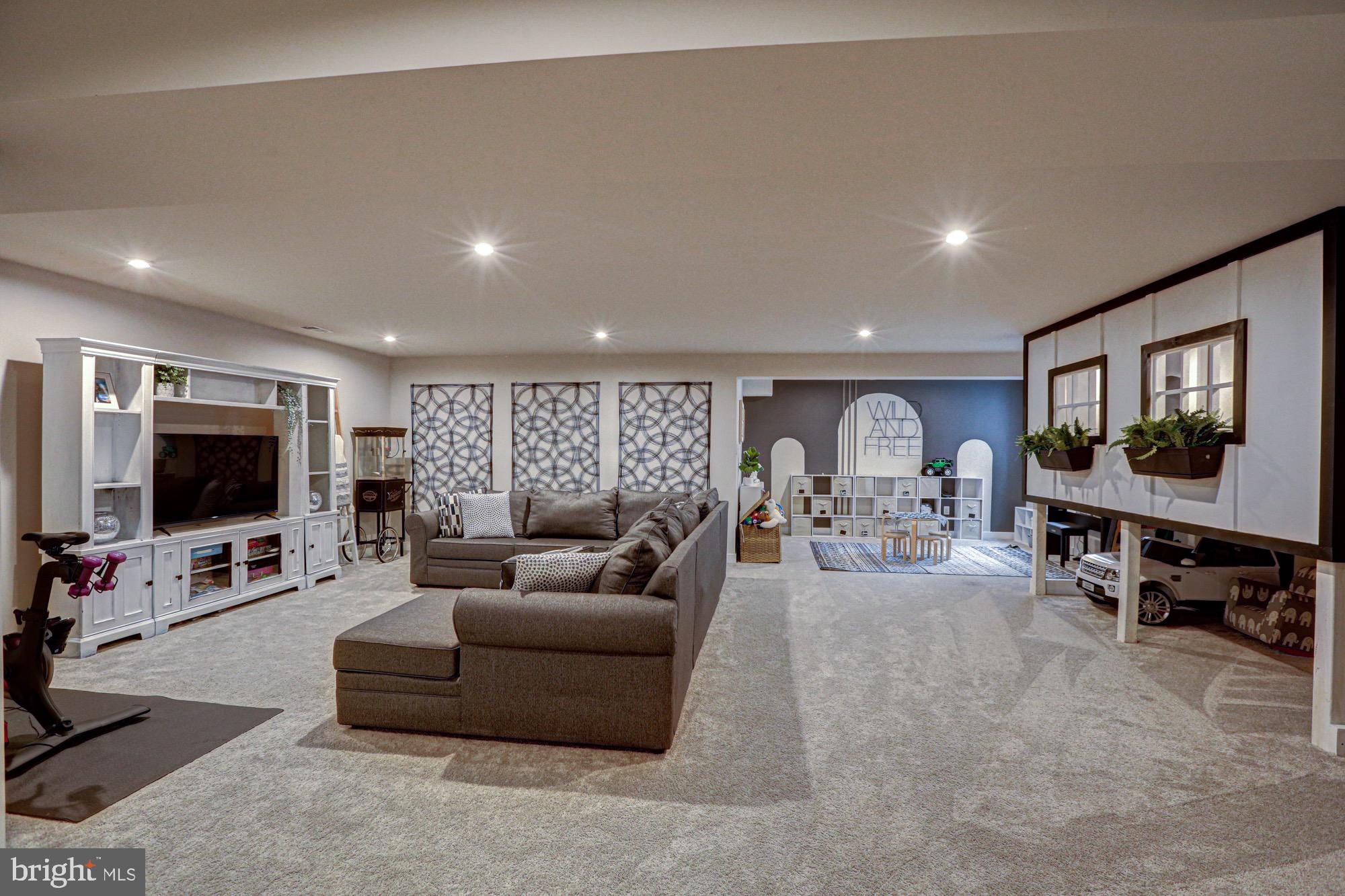 629 SPRING HOLLOW DRIVE