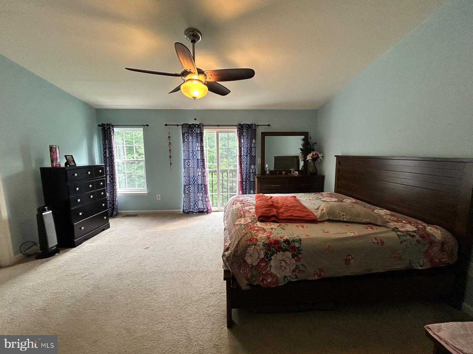 406 JACOBSEN DRIVE