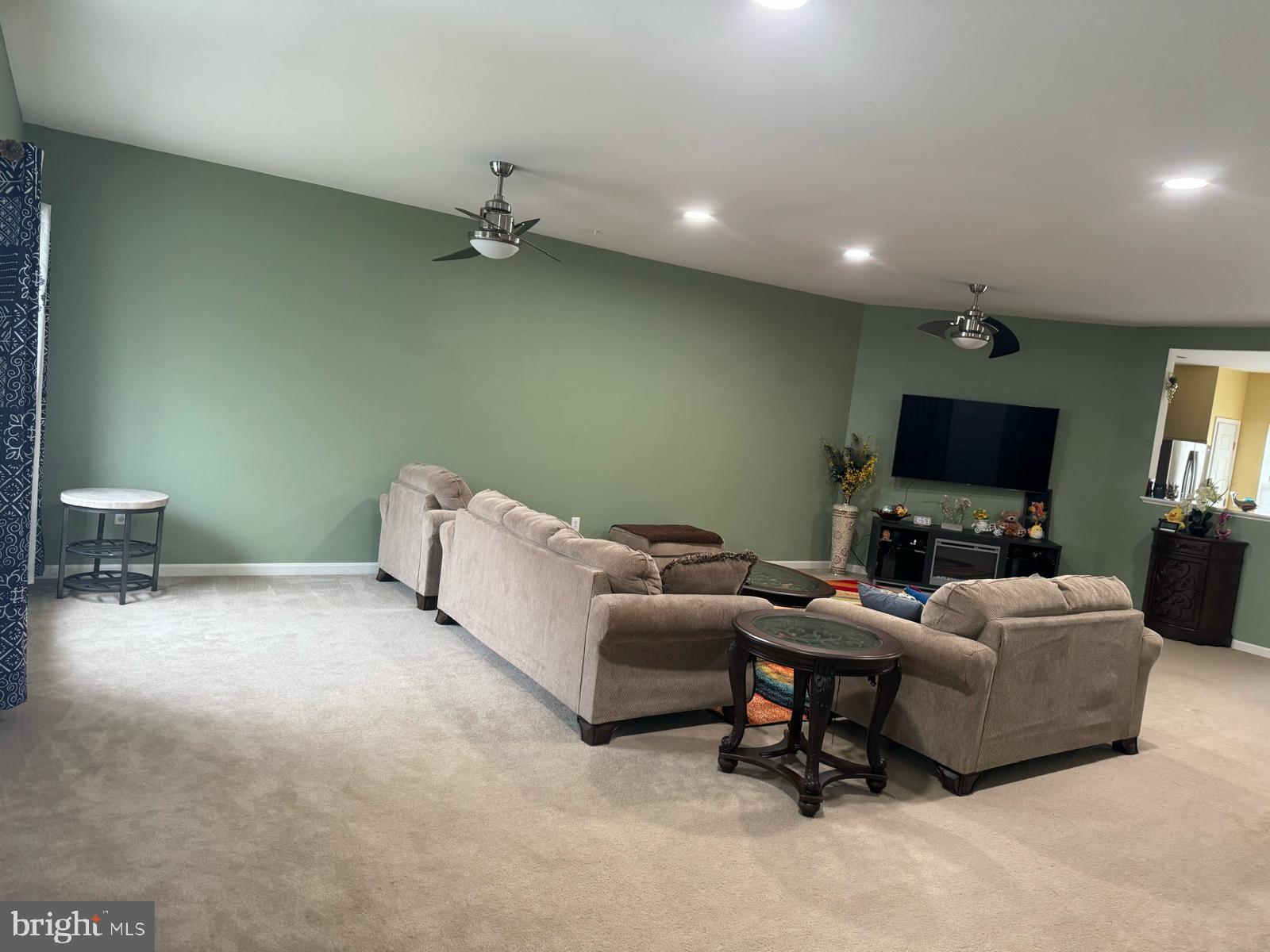 406 JACOBSEN DRIVE