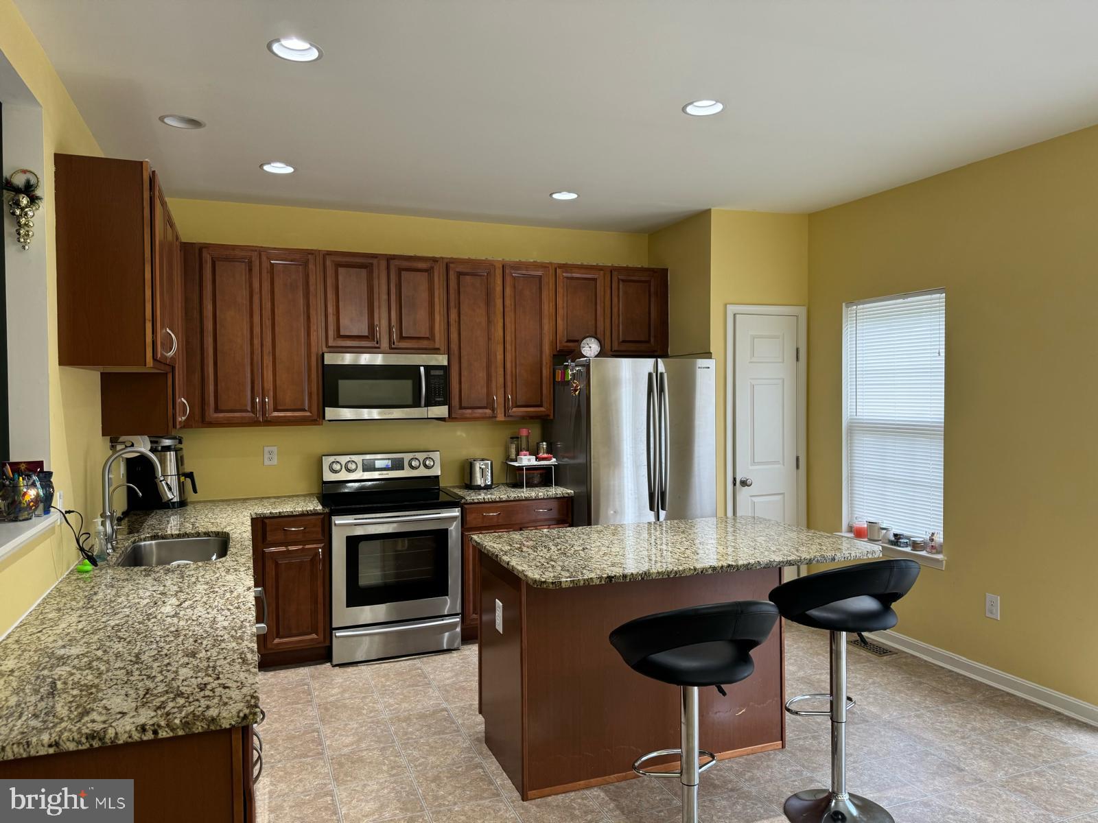 406 JACOBSEN DRIVE