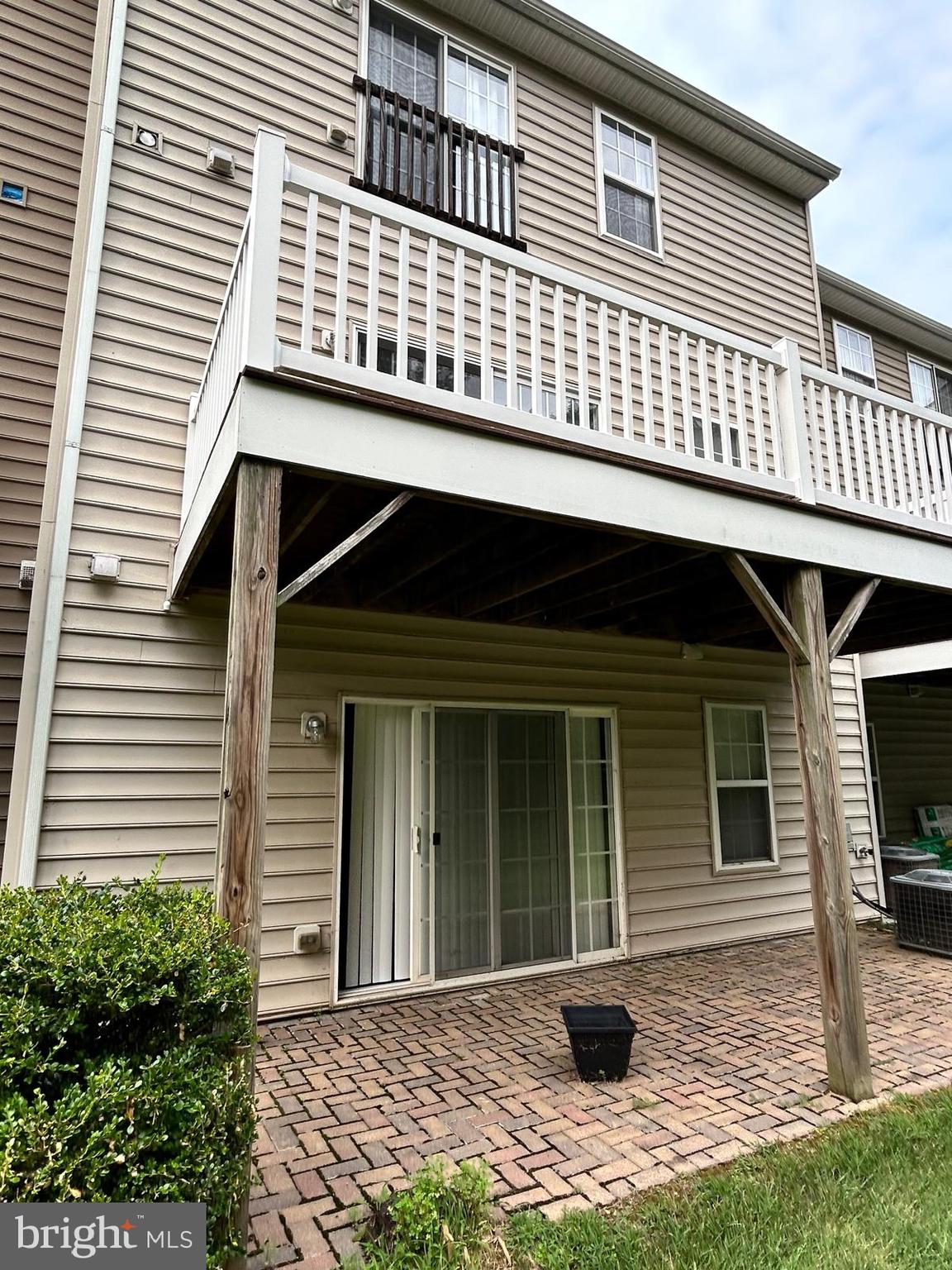 406 JACOBSEN DRIVE