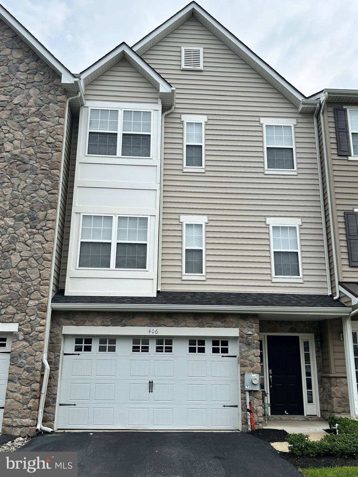 406 JACOBSEN DRIVE