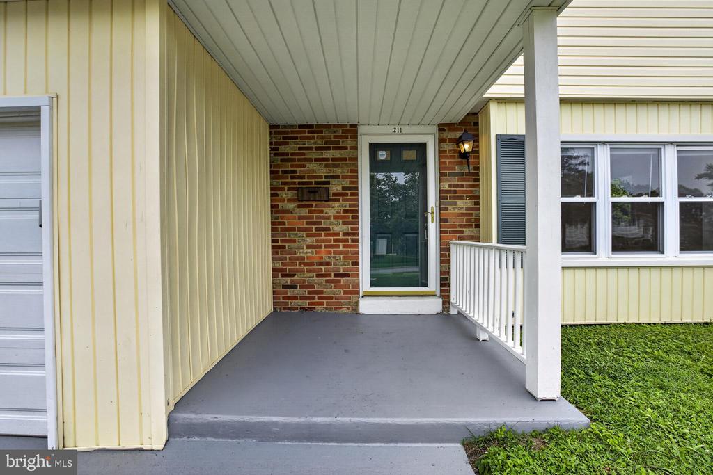 211 S DILLWYN ROAD