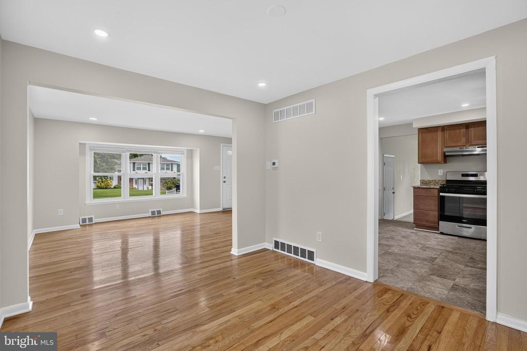 211 S DILLWYN ROAD