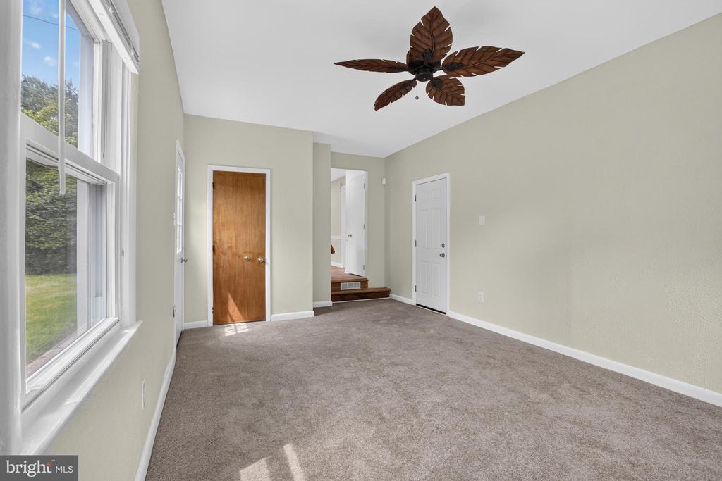 211 S DILLWYN ROAD