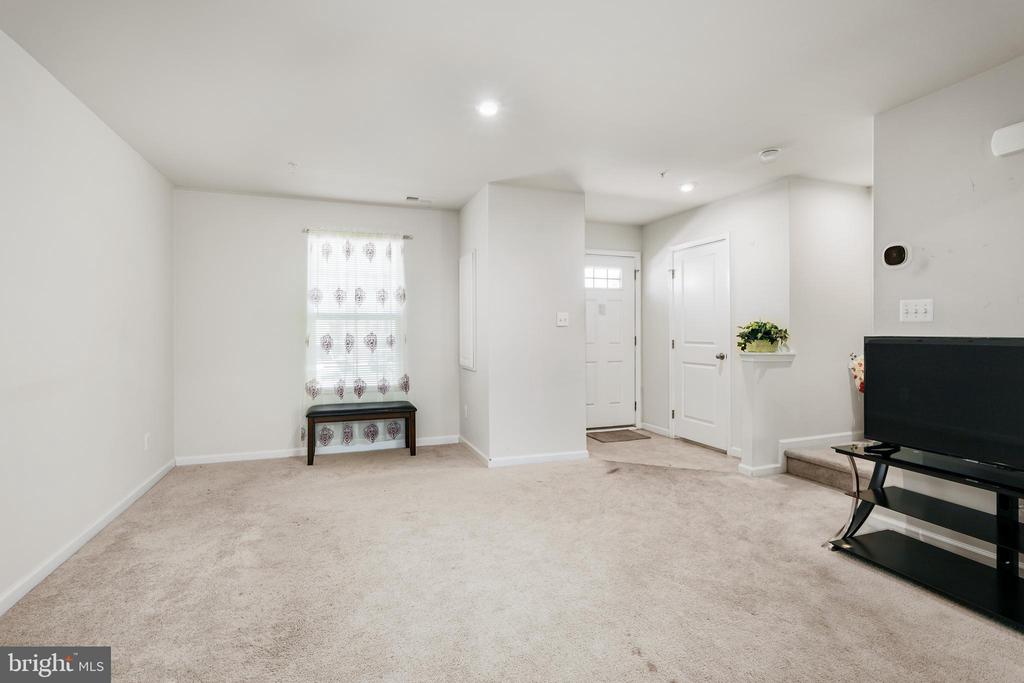 28 Marsh Ln