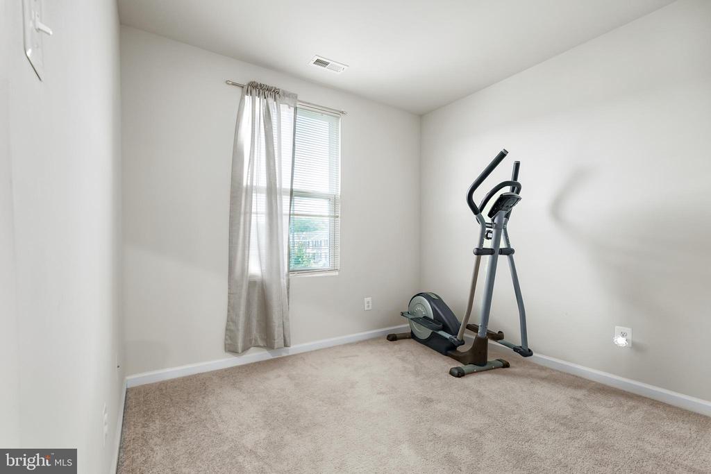 28 Marsh Ln