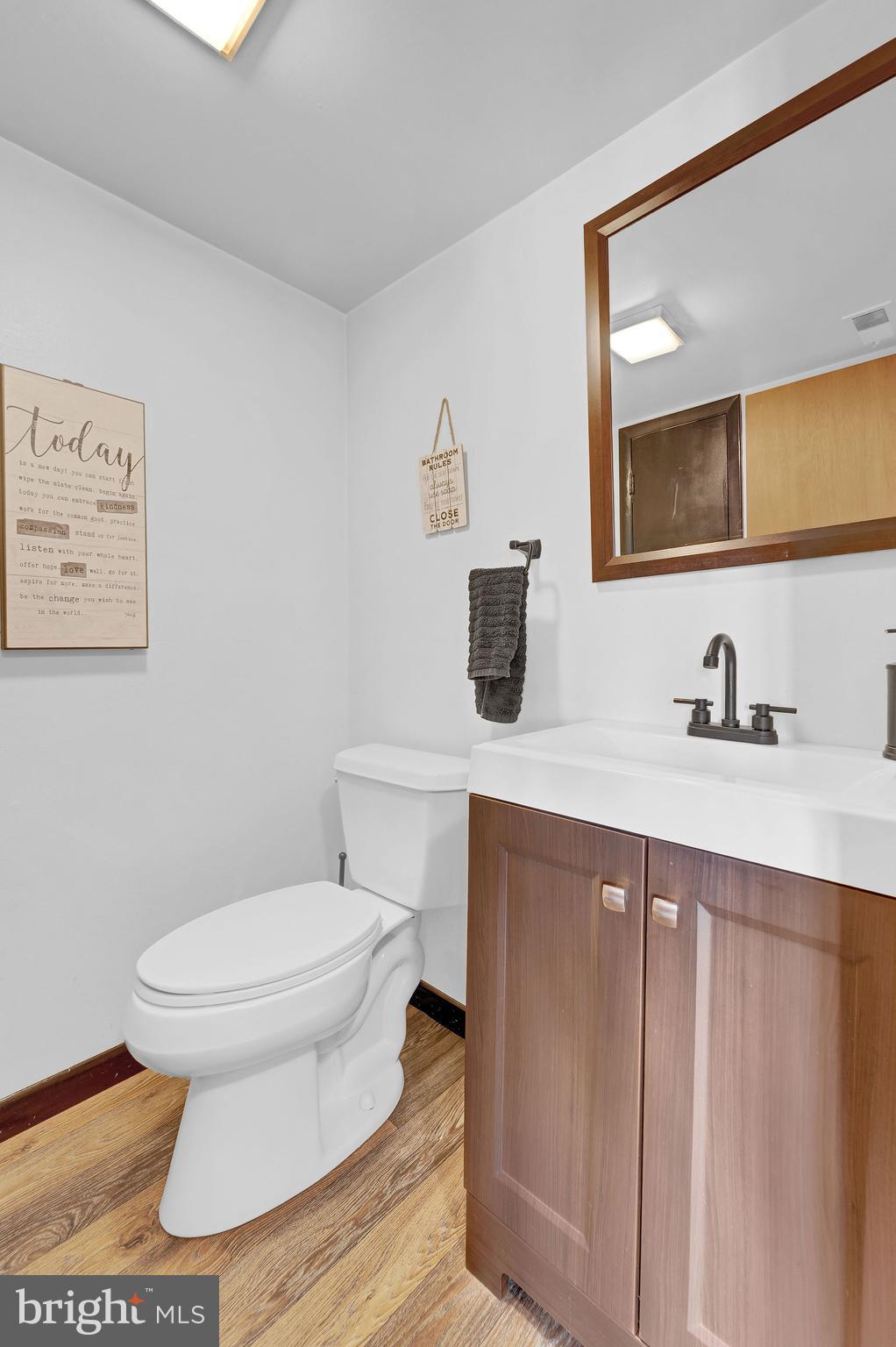 6 TRANSOM COURT