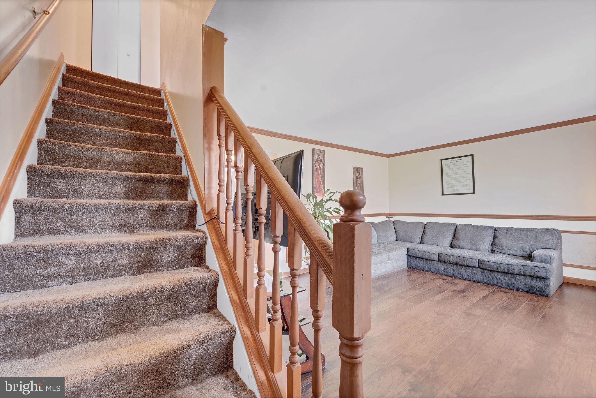 6 TRANSOM COURT