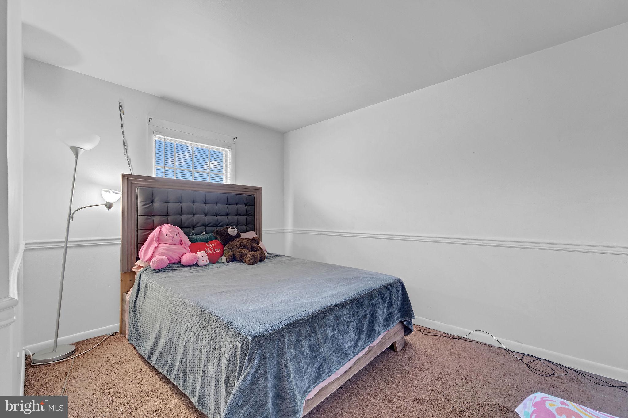 6 TRANSOM COURT