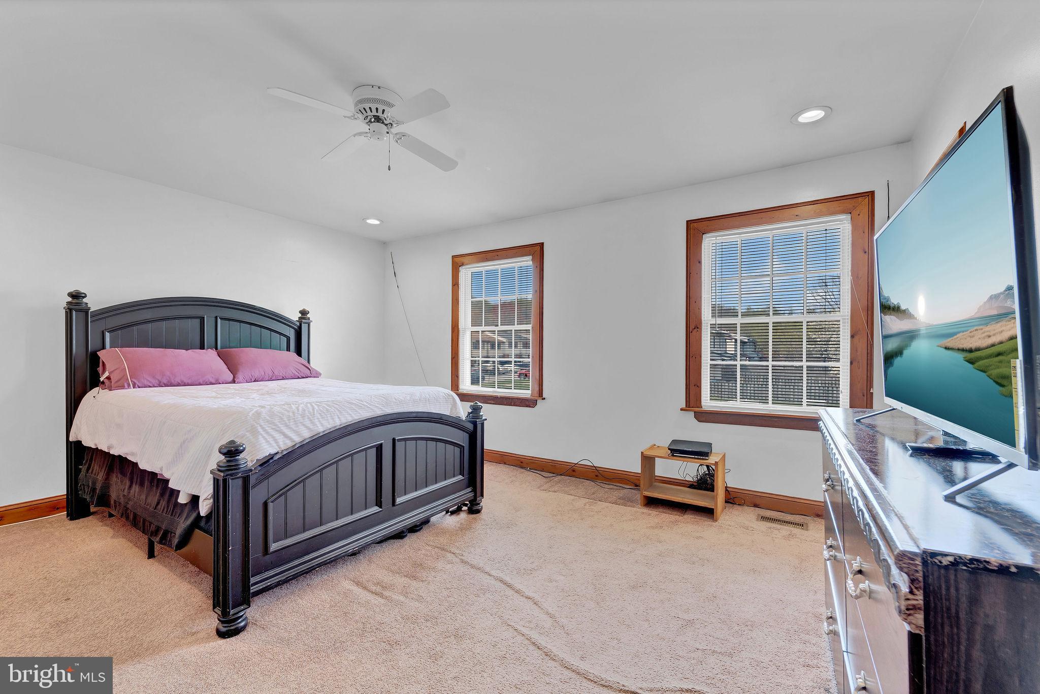 6 TRANSOM COURT