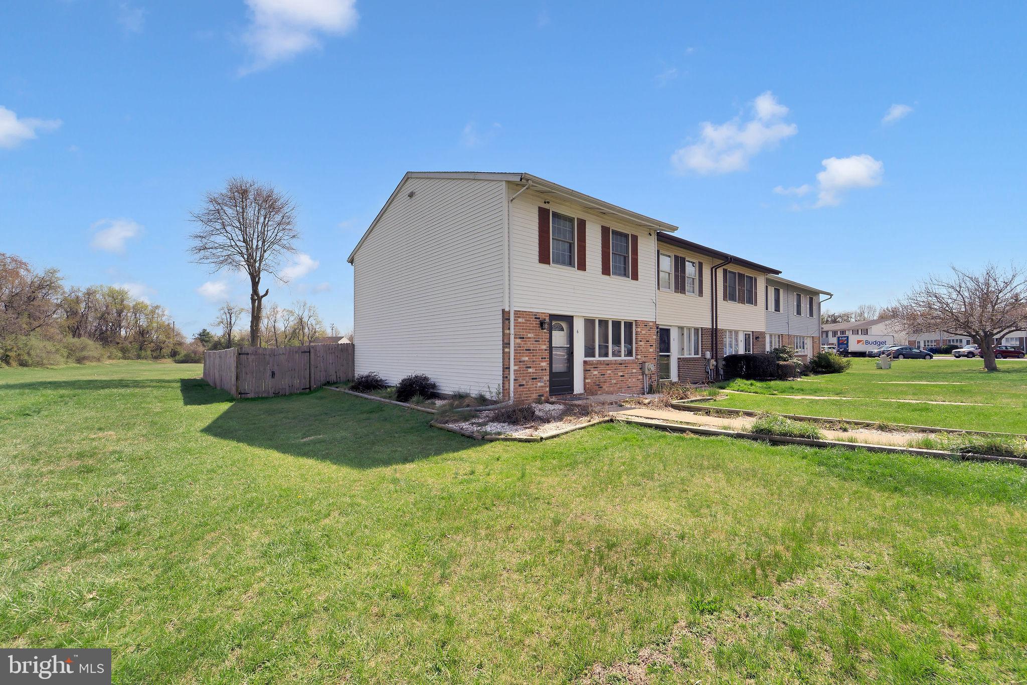 6 TRANSOM COURT