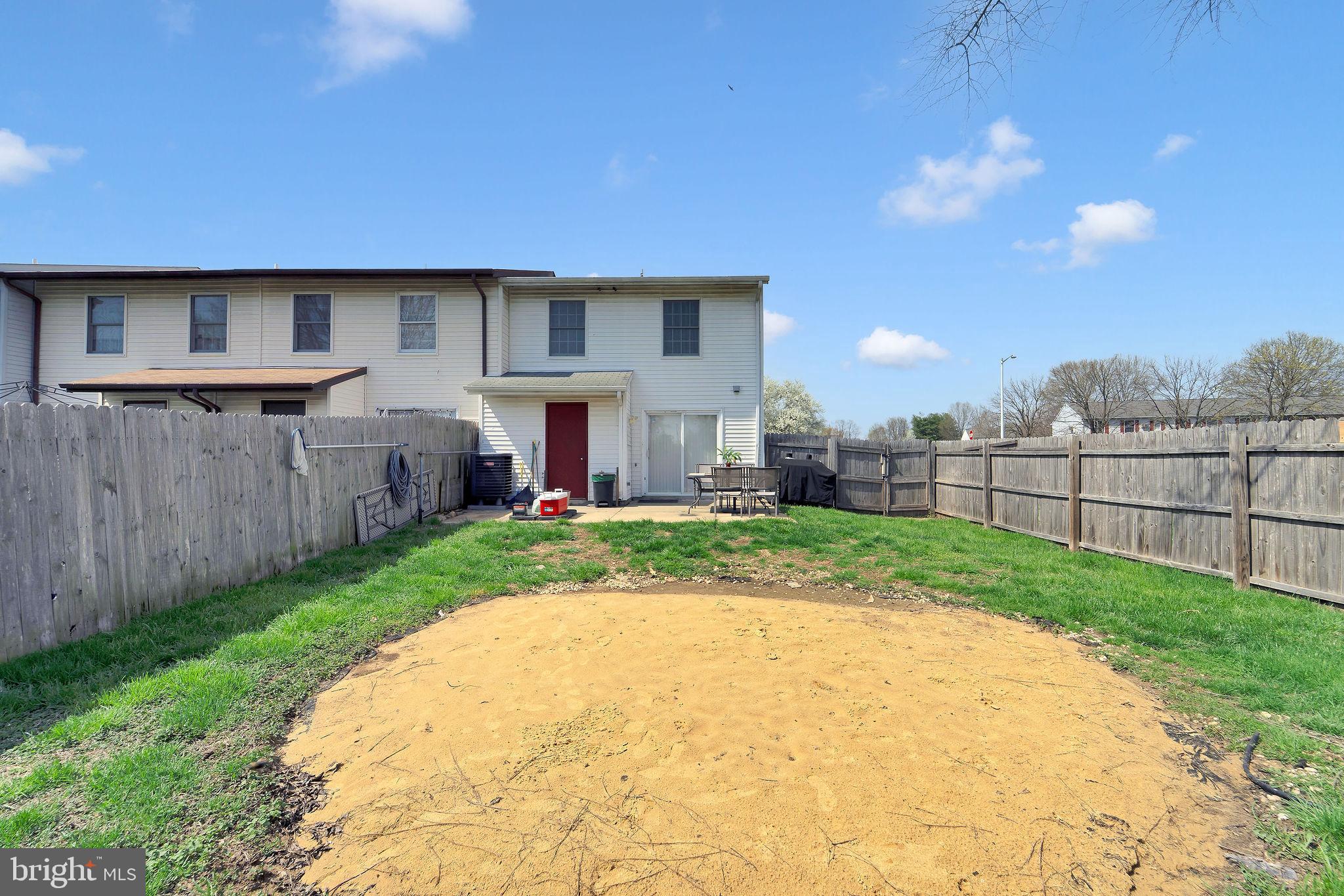 6 TRANSOM COURT