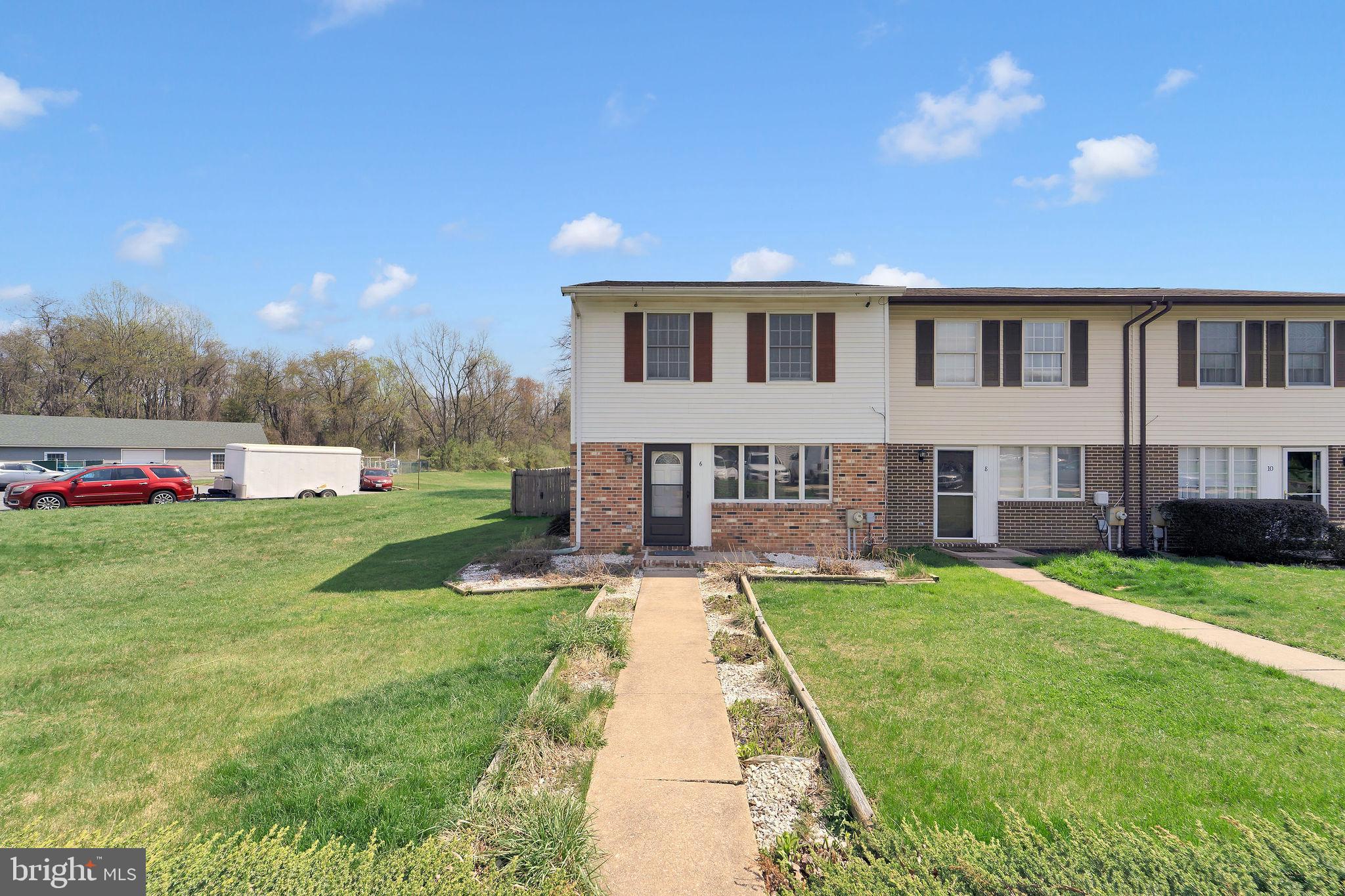 6 TRANSOM COURT