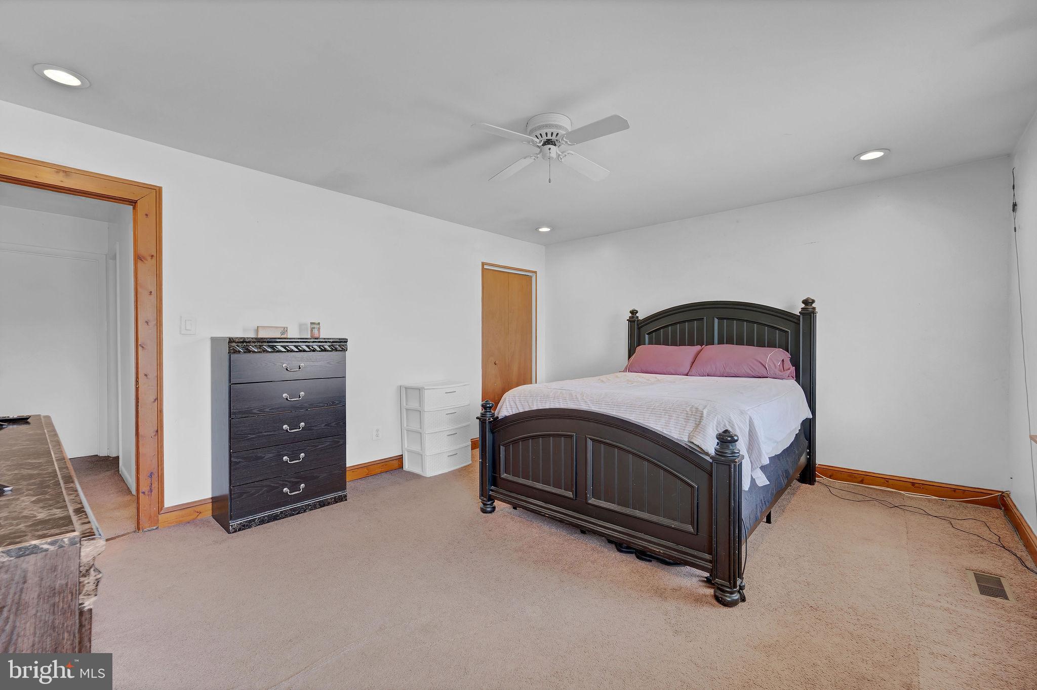 6 TRANSOM COURT