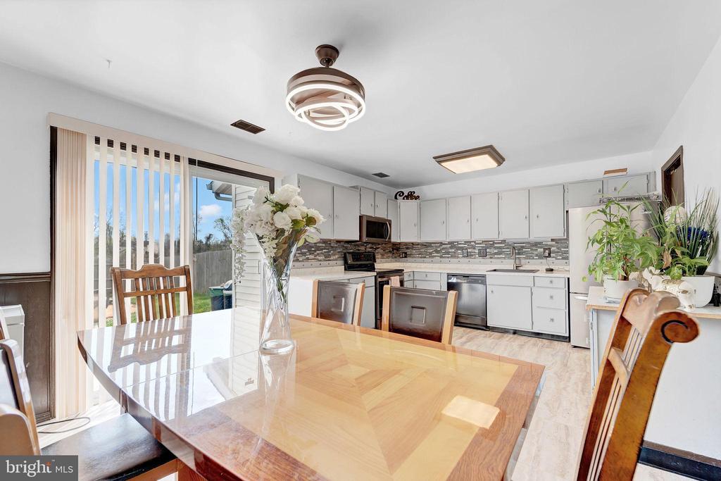 6 TRANSOM COURT