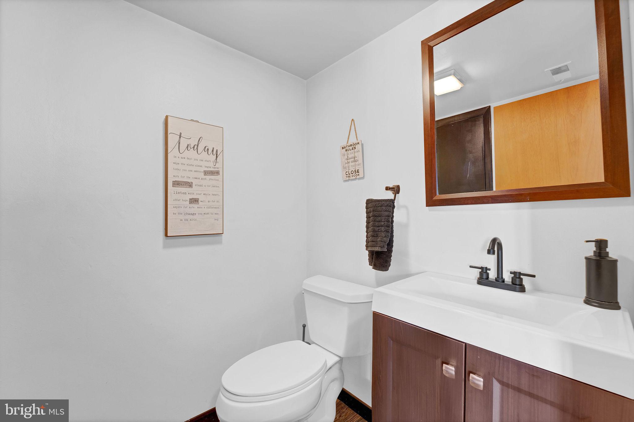 6 TRANSOM COURT