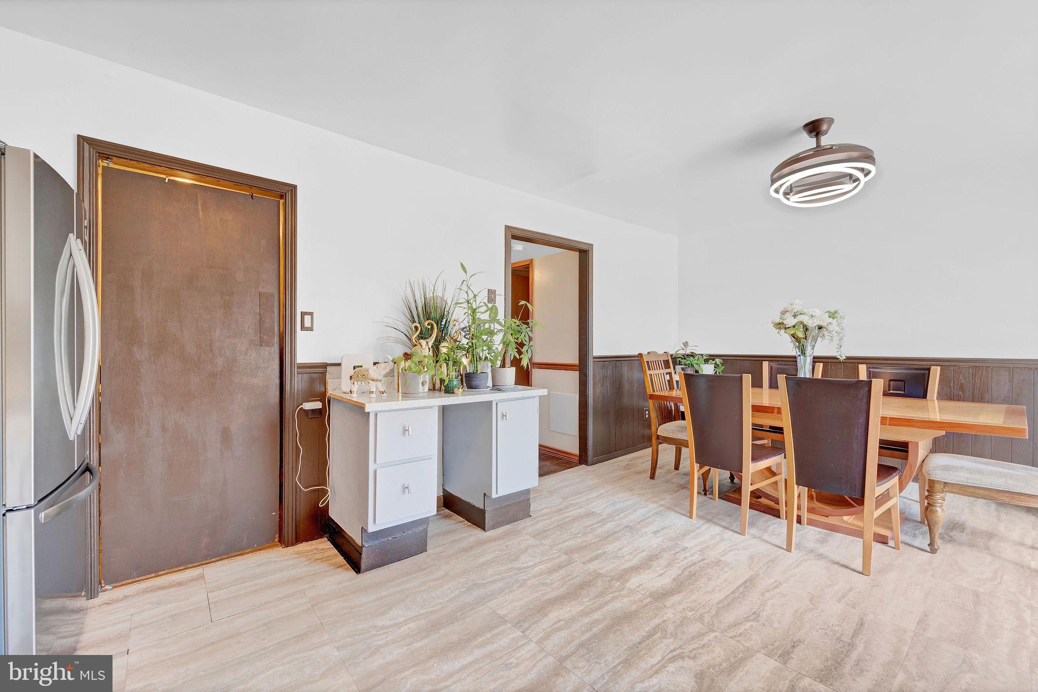 6 TRANSOM COURT