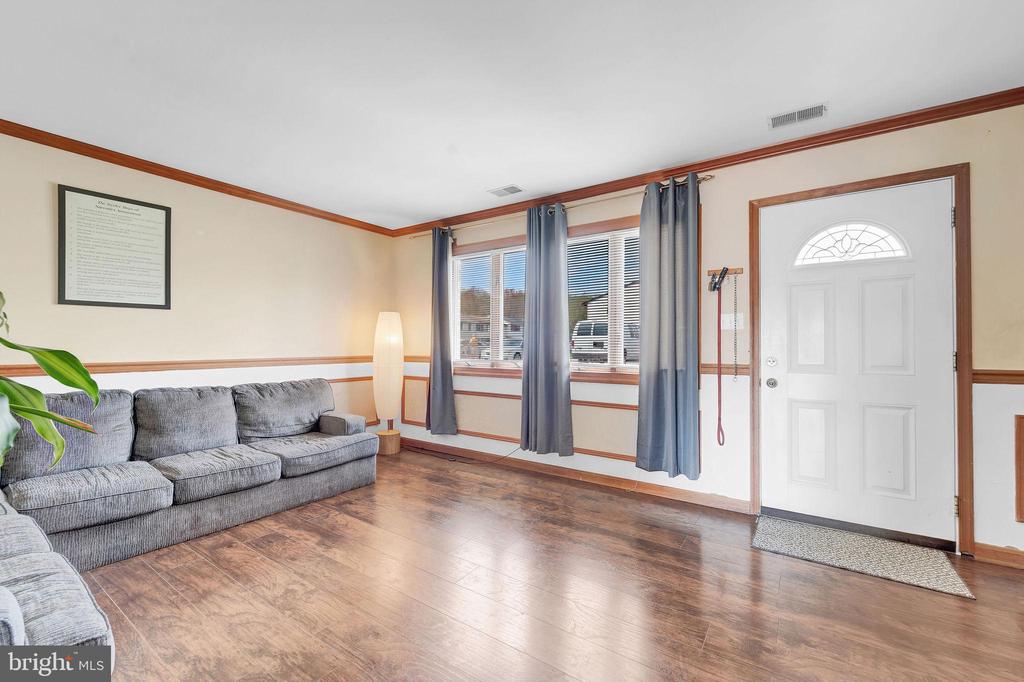 6 TRANSOM COURT
