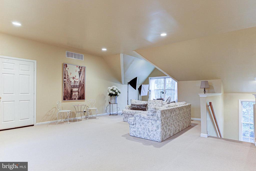 2095 Deep Meadow Ln