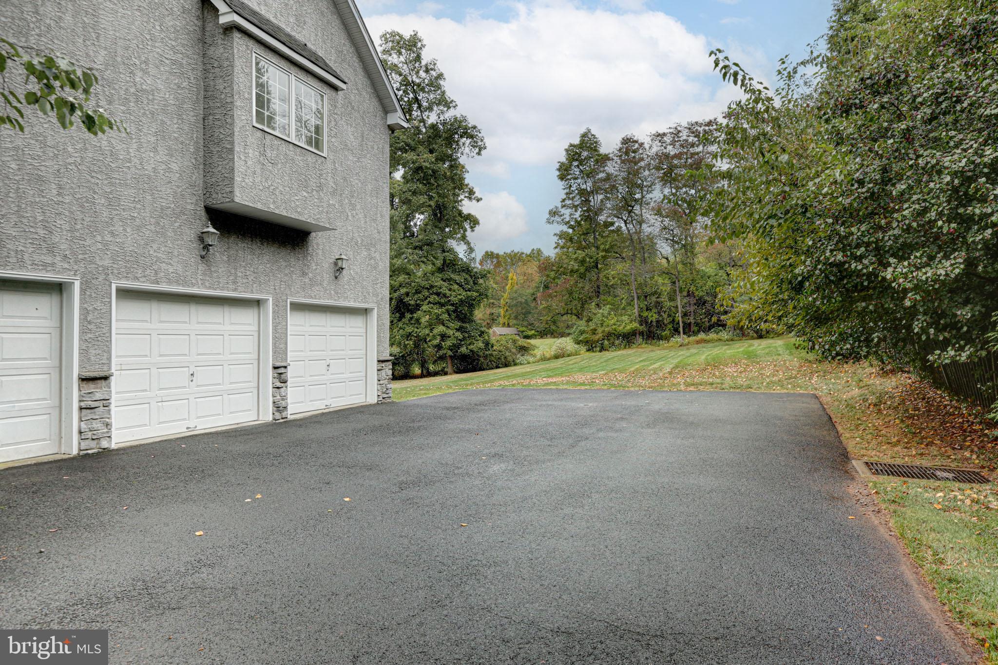 2095 Deep Meadow Ln