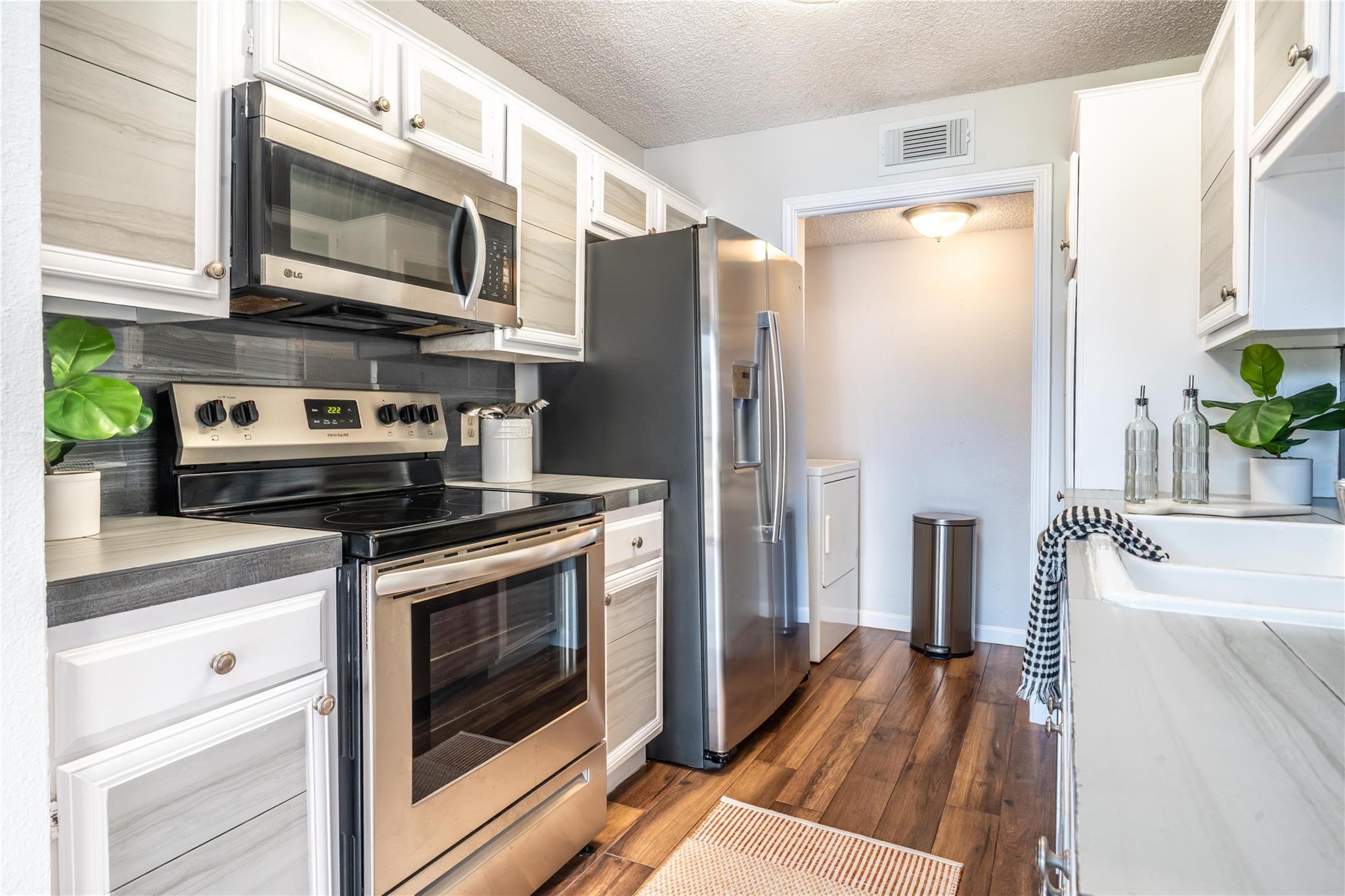 8411 Sands Point Drive # 18, Houston Unit: 18